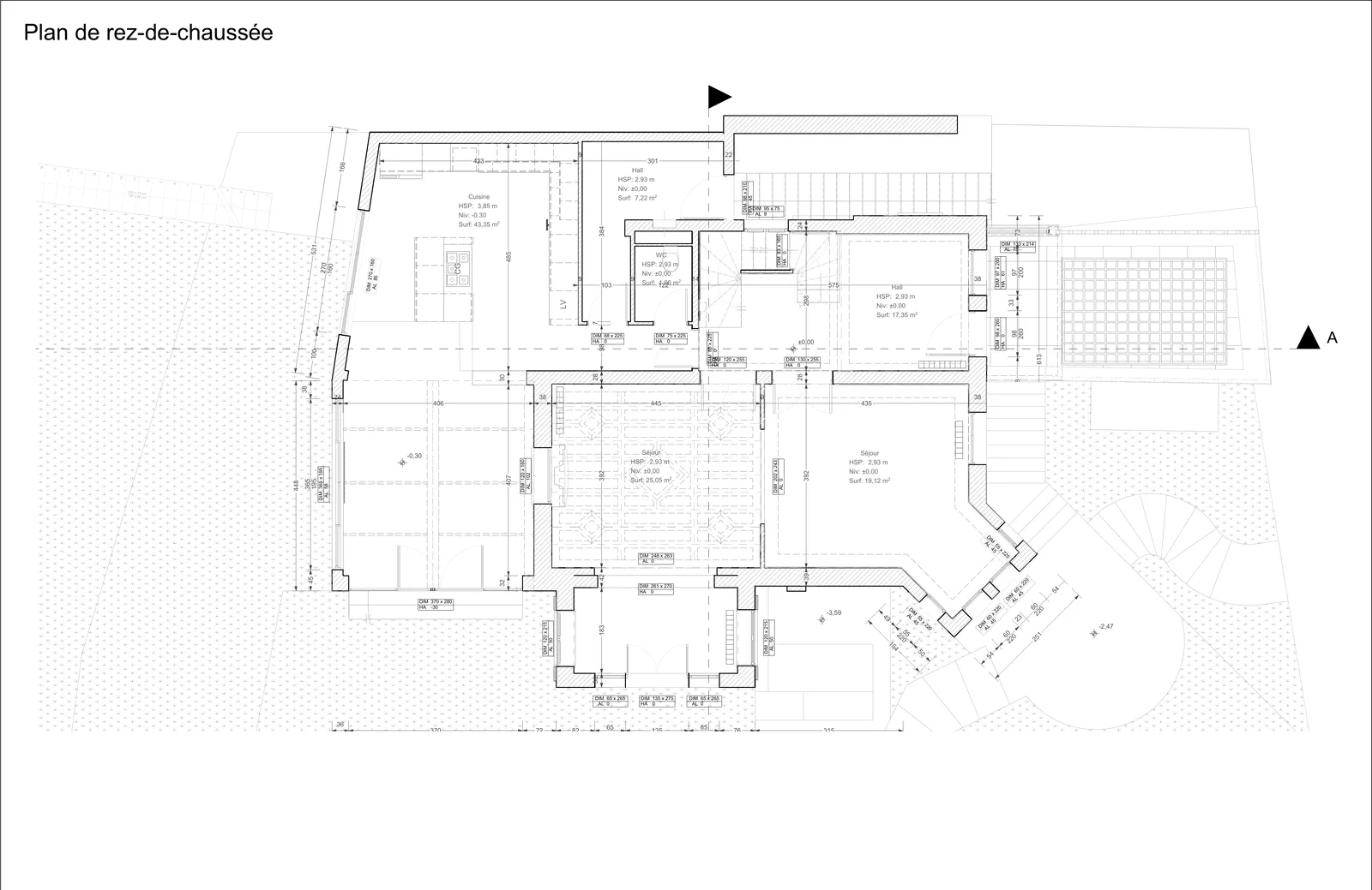 Plan de rez-de-chaussée coté, cuisine de 43,35 m² sous 3,85 m.